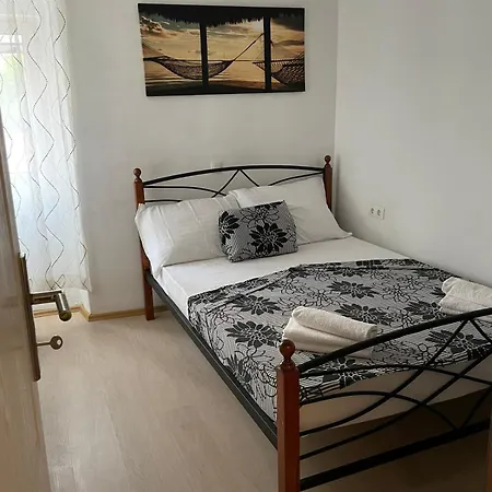 Zadar Beach Apartments זאדאר