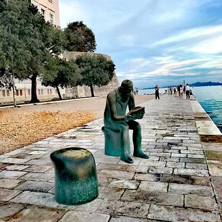 דירה Zadar Beach Apartments זאדאר